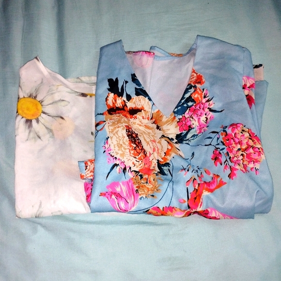 Source Unknown Tops - 💙🩷🤍💛 EUC Small Floral Print Blouses Tops Sunflower Summer Spring Lightweight